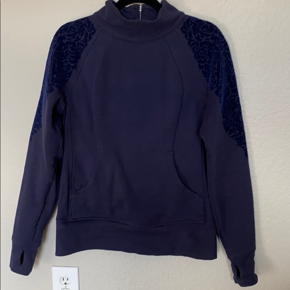 Lululemon sweatshirt